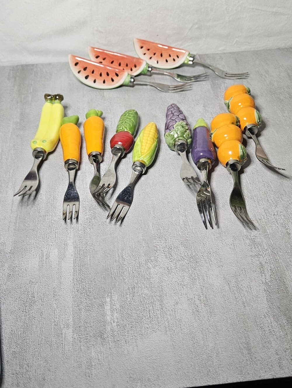 12 Fruit Forks